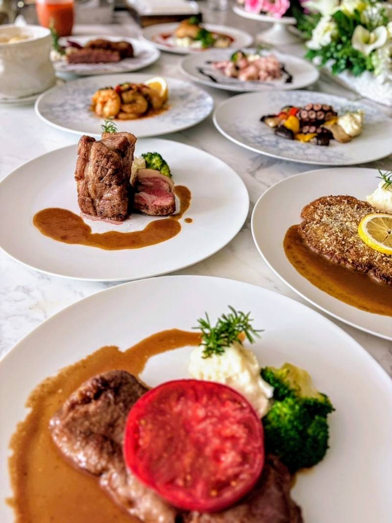 レストラン料理の数々