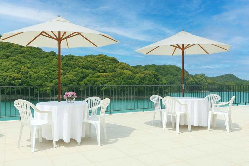 Pool Side Lunch Time Service 始めました