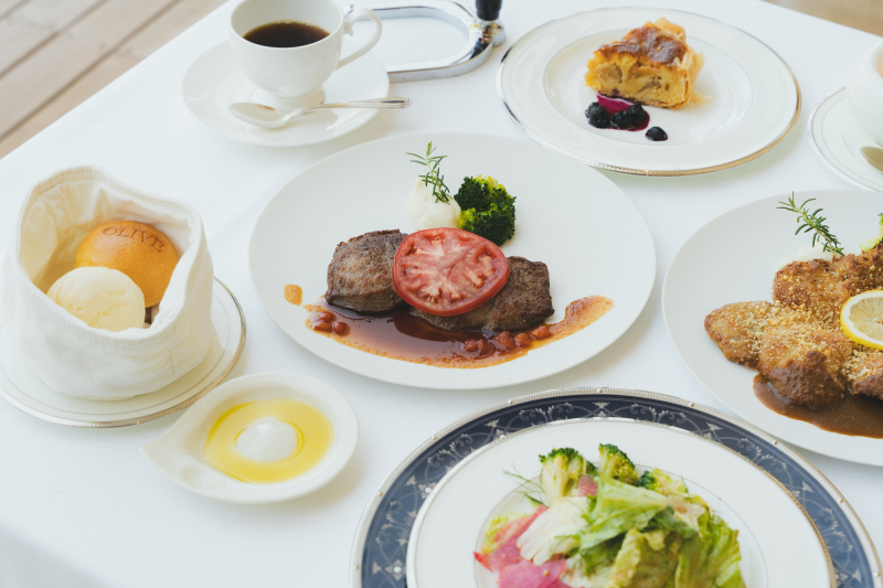 Pool Side Lunch Time Service 始めました